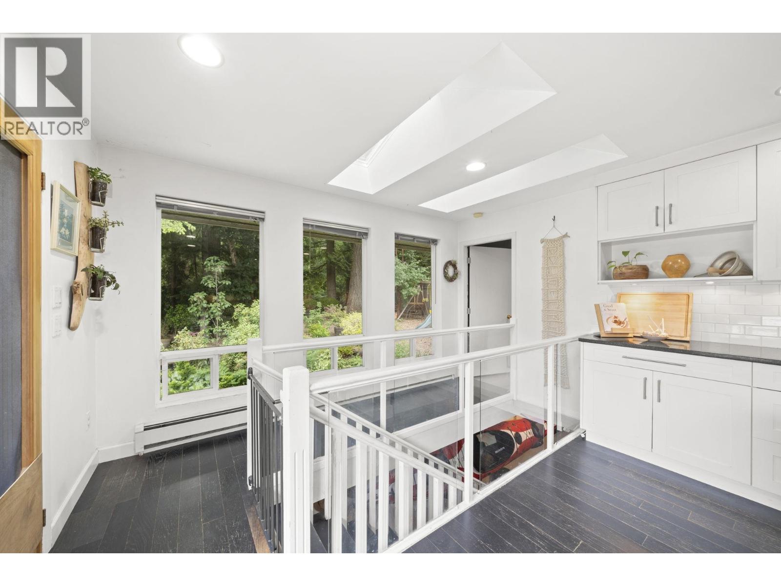 507 JEFFERSON AVENUE, Coquitlam
