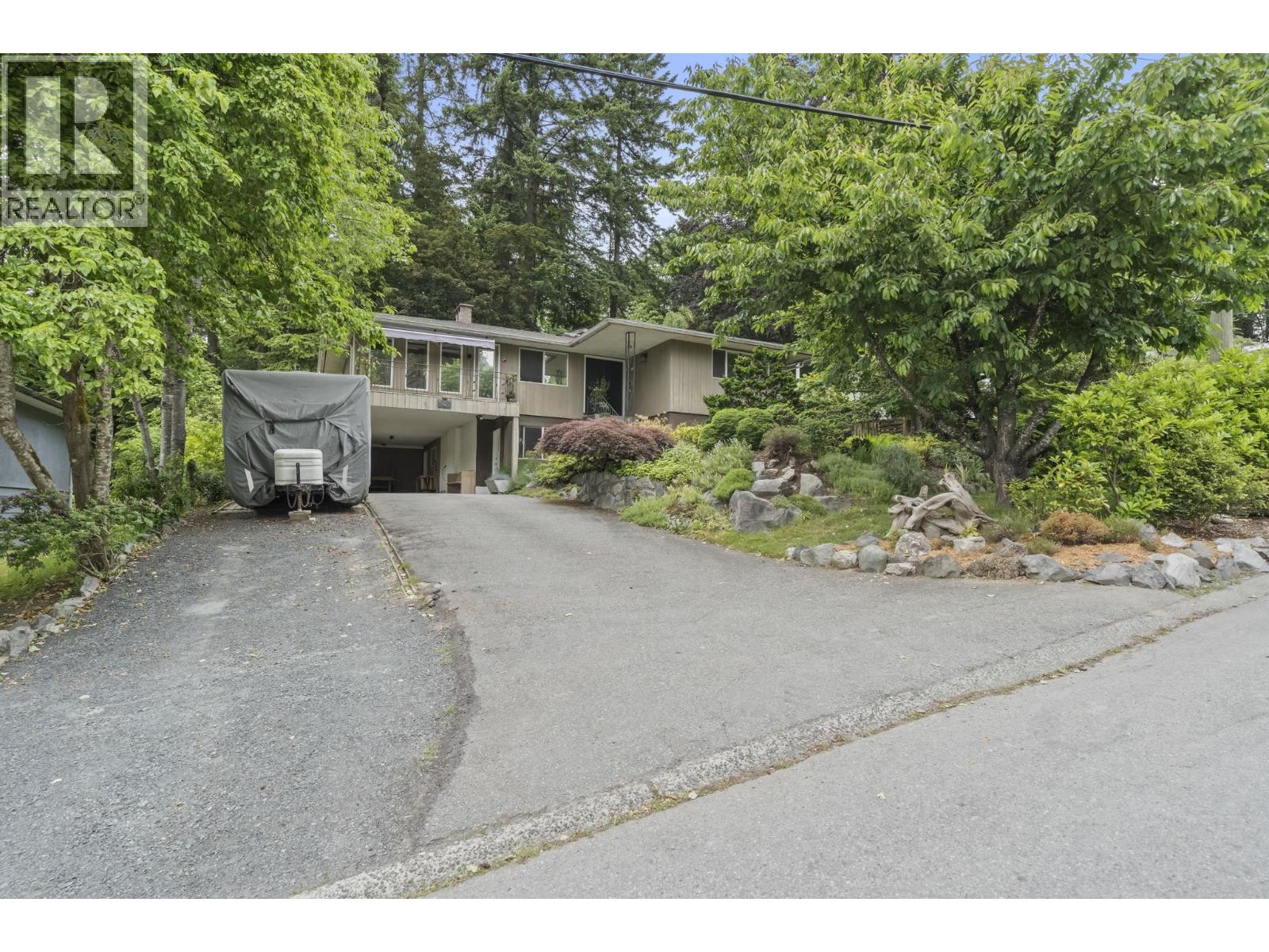 507 JEFFERSON AVENUE, Coquitlam