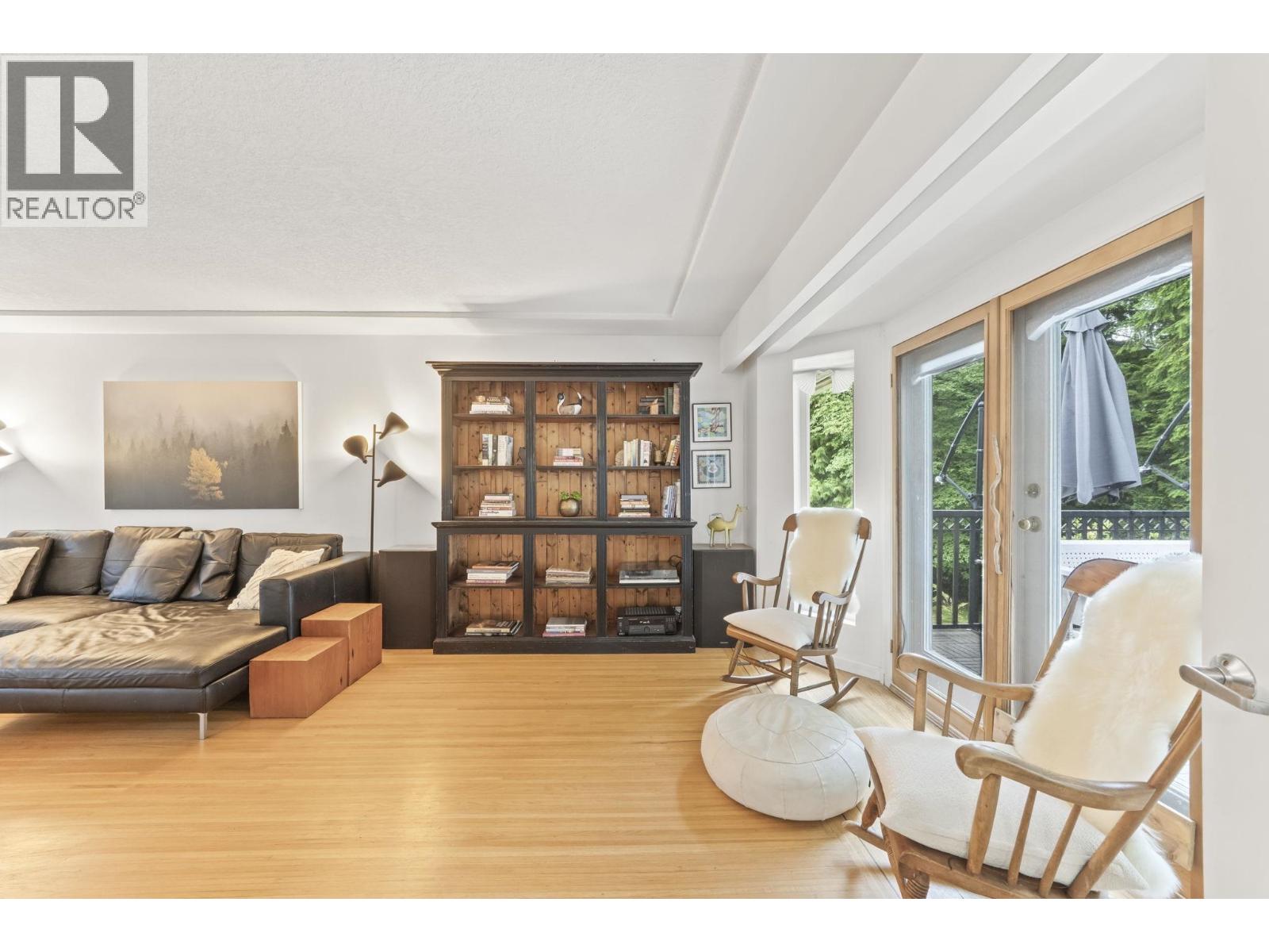 507 JEFFERSON AVENUE, Coquitlam