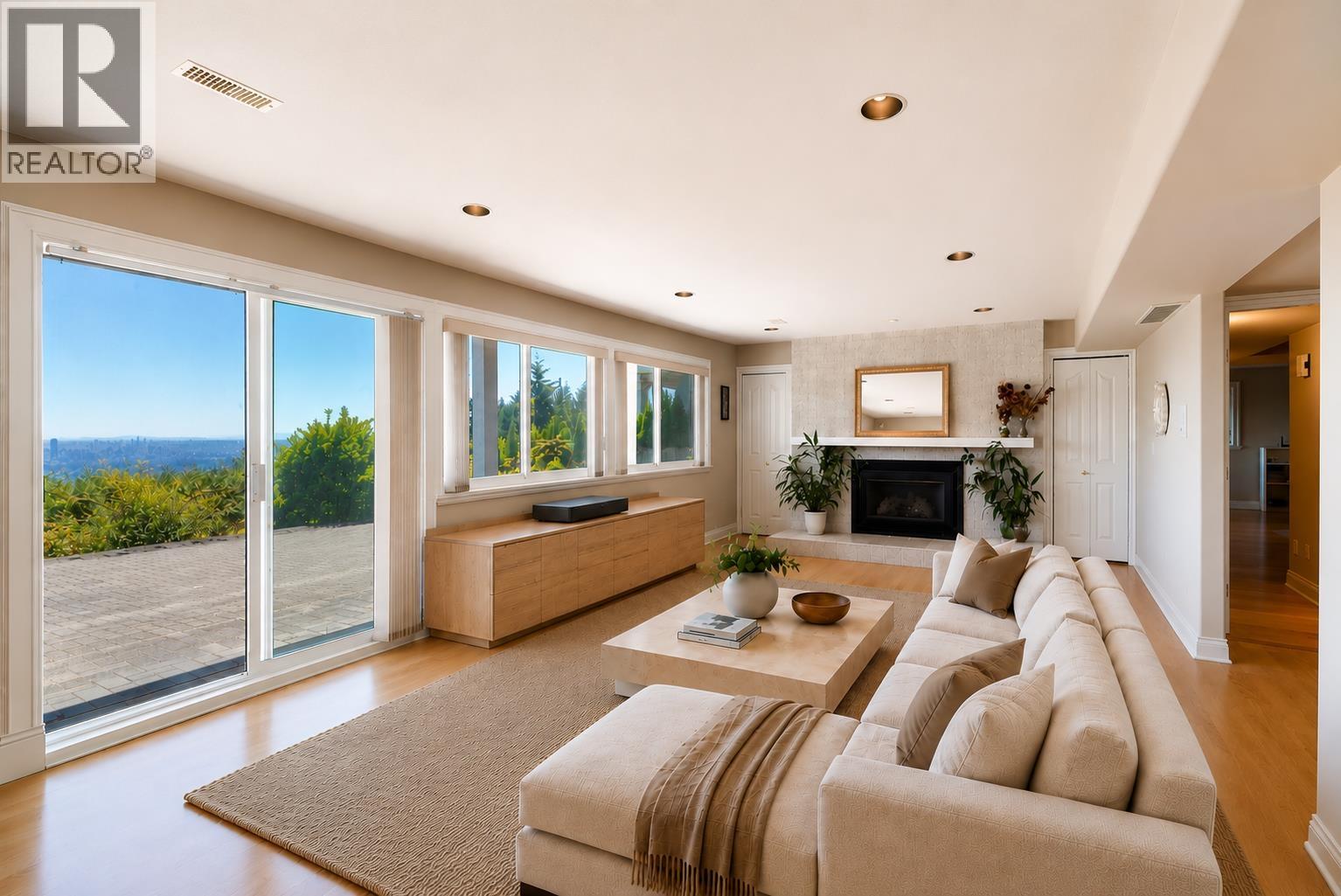 1440 SANDHURST PLACE, West Vancouver