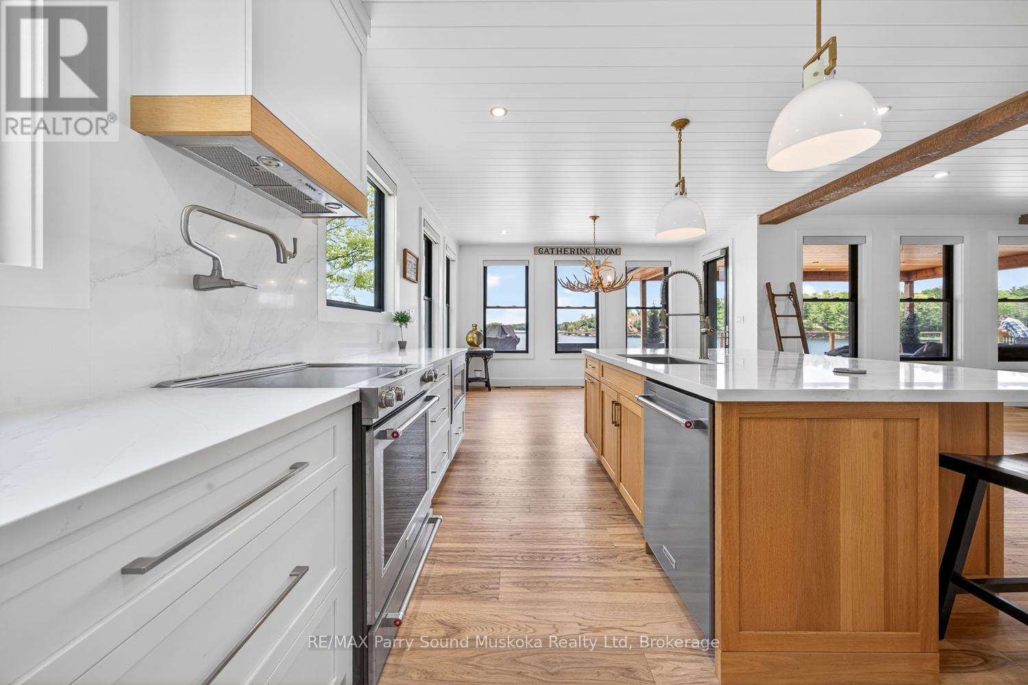32 A11 ISLAND - 26