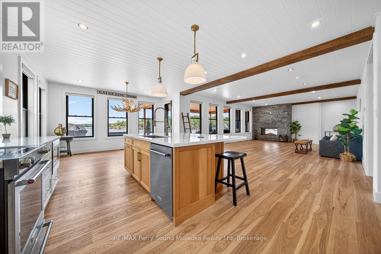 32 A11 ISLAND - 27
