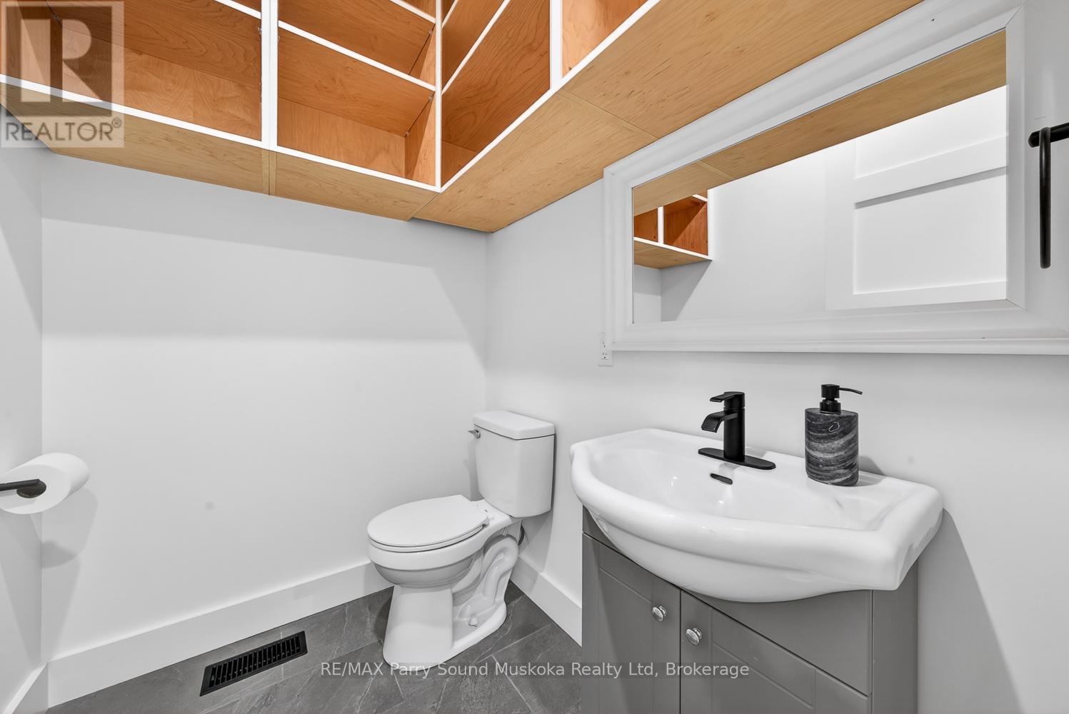 32 A11 ISLAND - 38