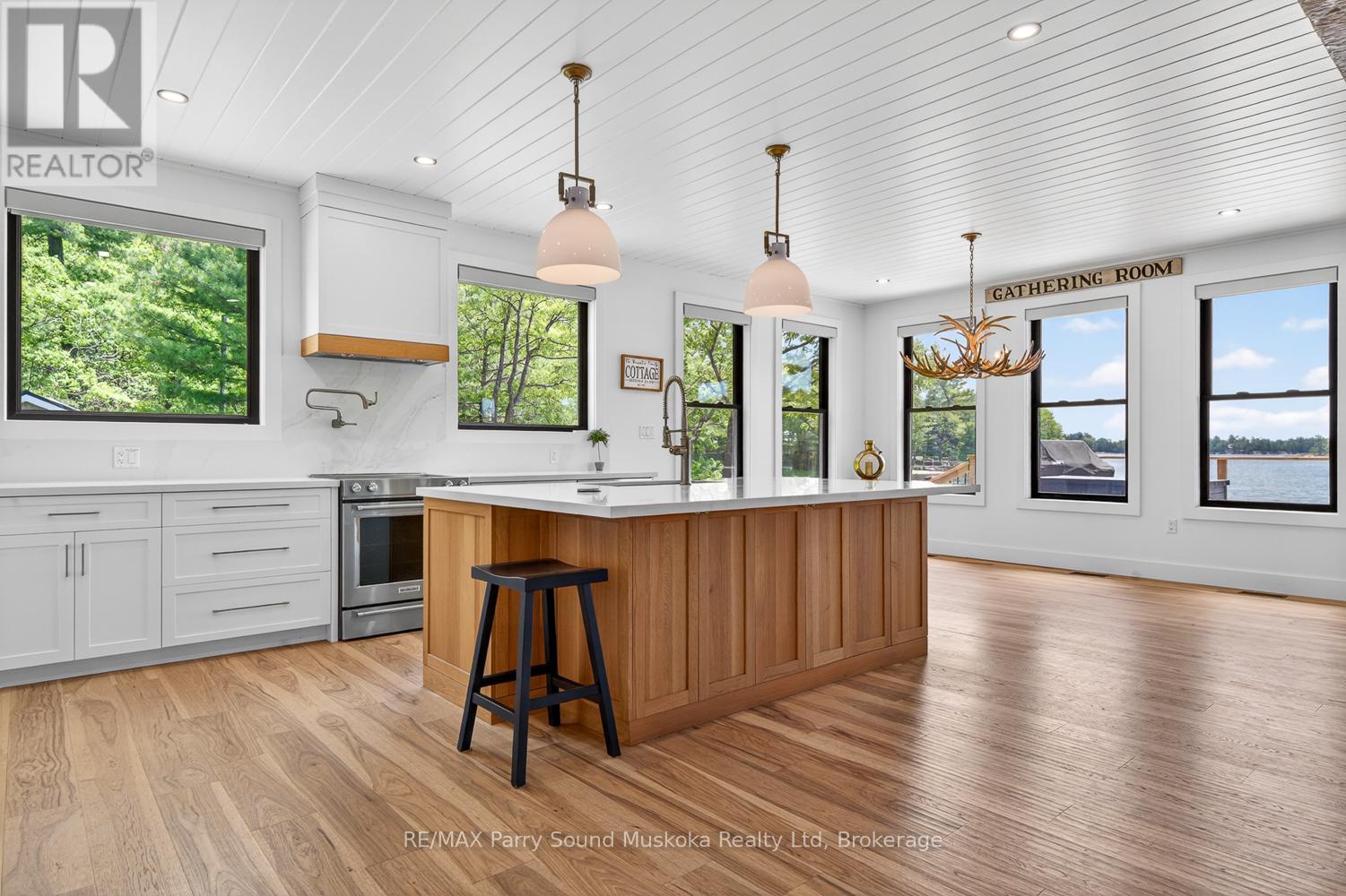 32 A11 ISLAND - 48