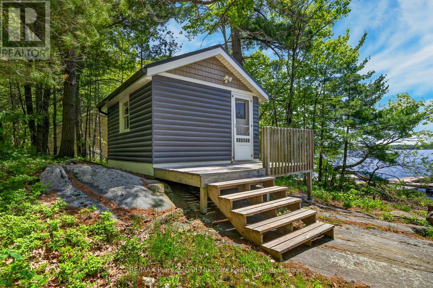 32 A11 ISLAND - 49