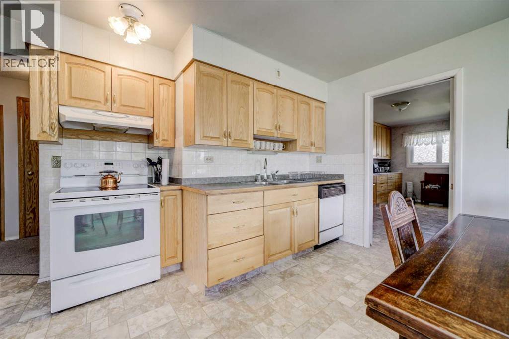 731 McDougall Street — photo 8