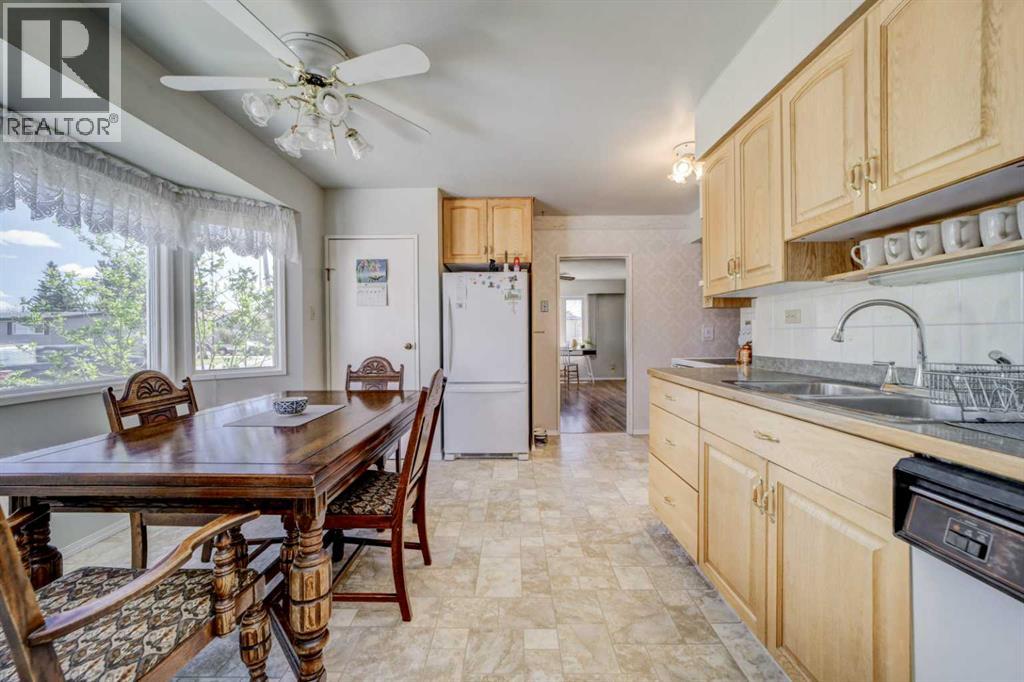 731 McDougall Street — photo 9
