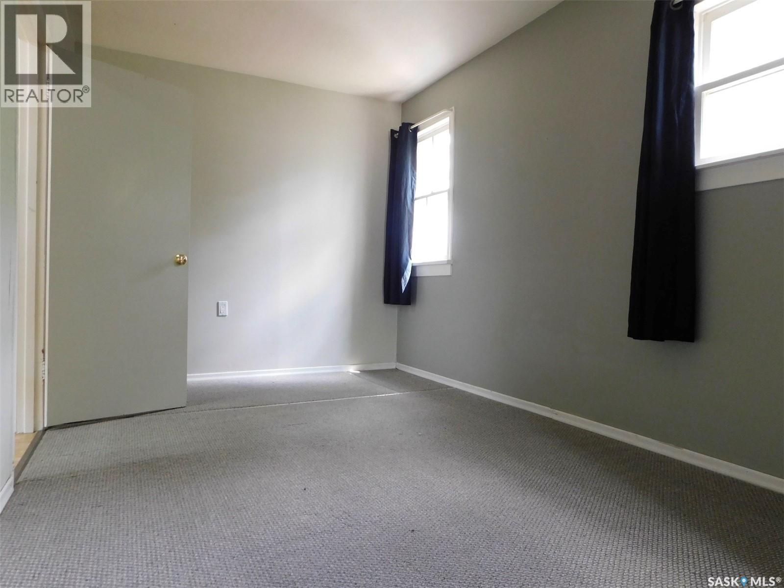 227 2nd AVENUE E - photo 3