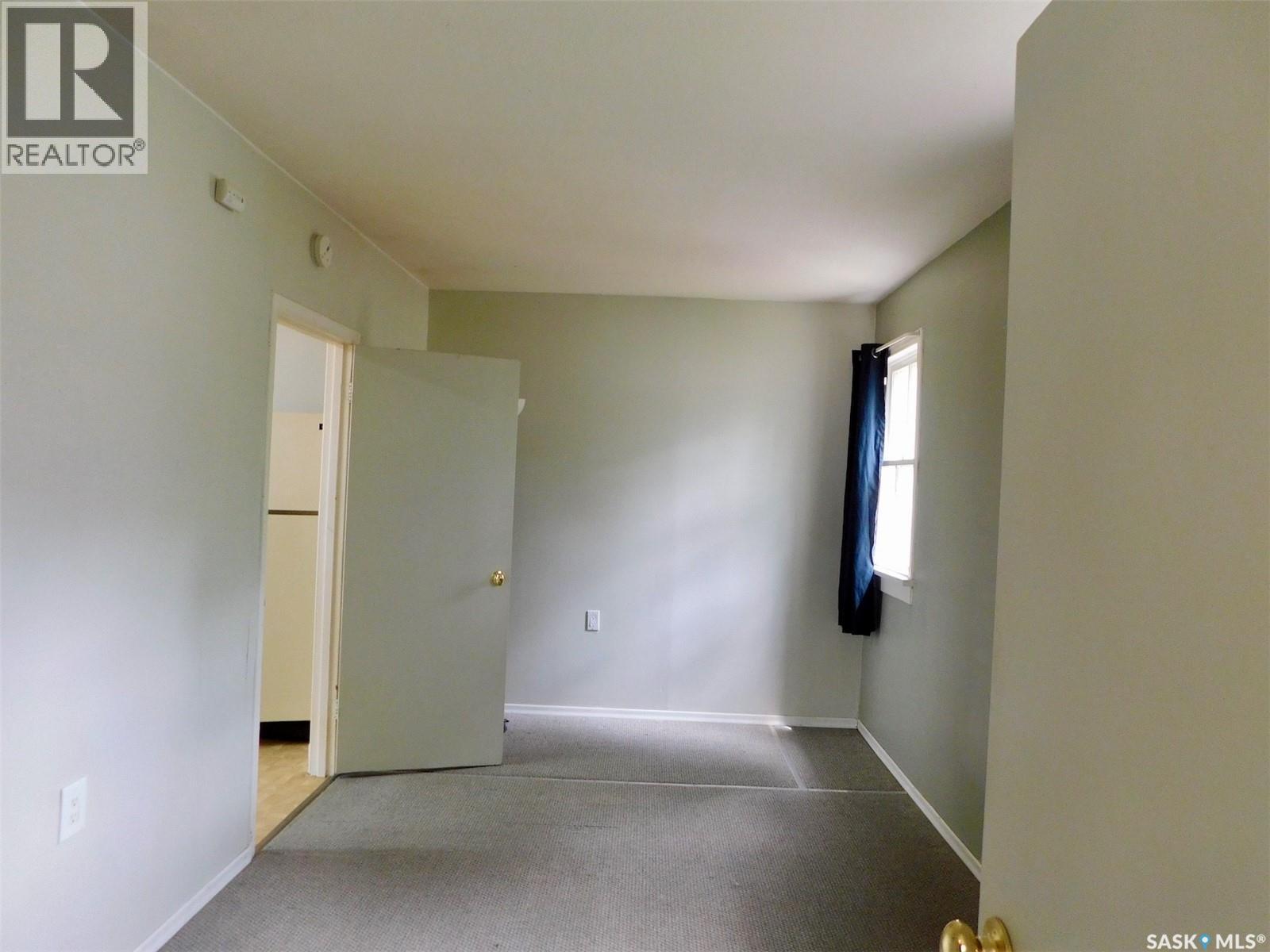 227 2nd AVENUE E - photo 4