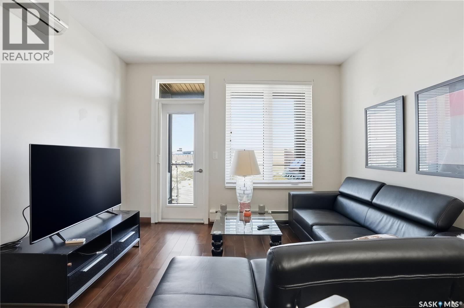 #203 2101 Heseltine ROAD - 12