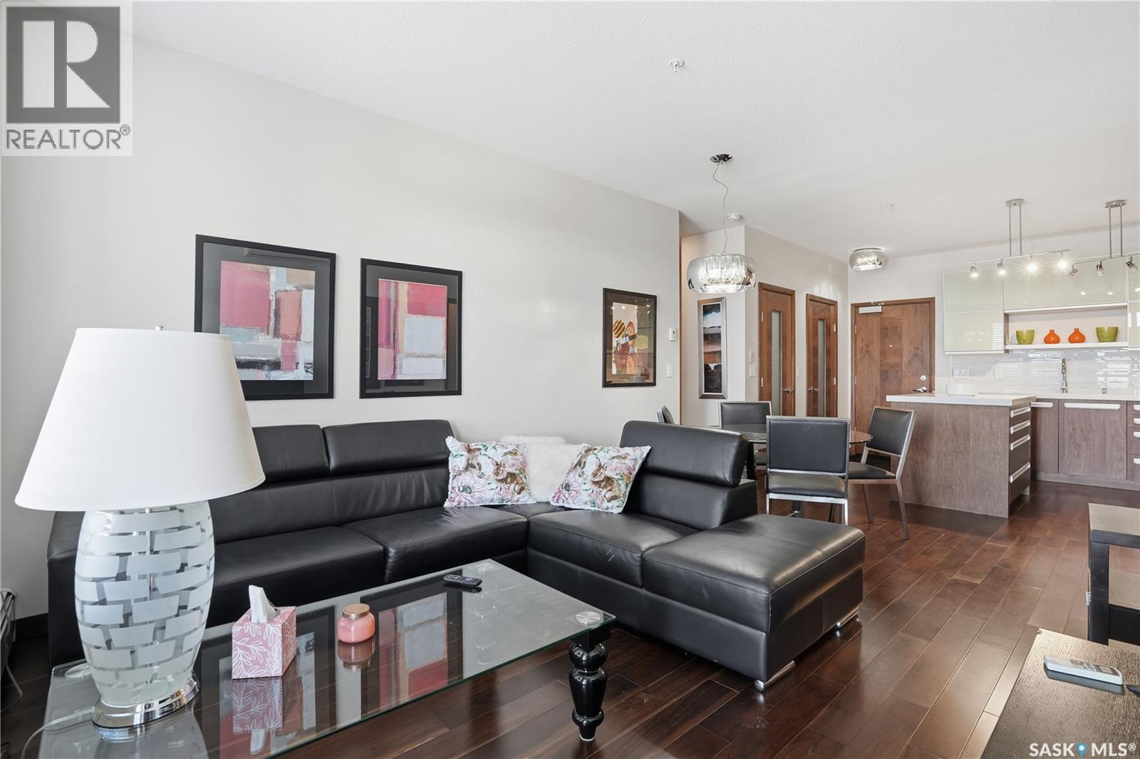 #203 2101 Heseltine ROAD - 13