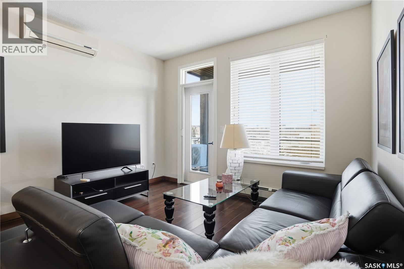 #203 2101 Heseltine ROAD - 15