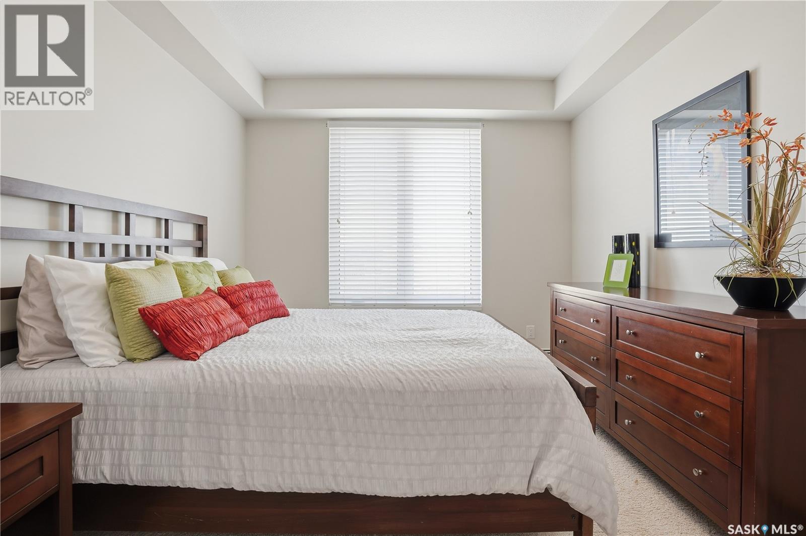 #203 2101 Heseltine ROAD - 17