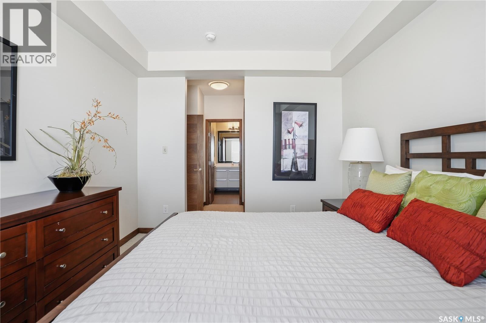 #203 2101 Heseltine ROAD - 19