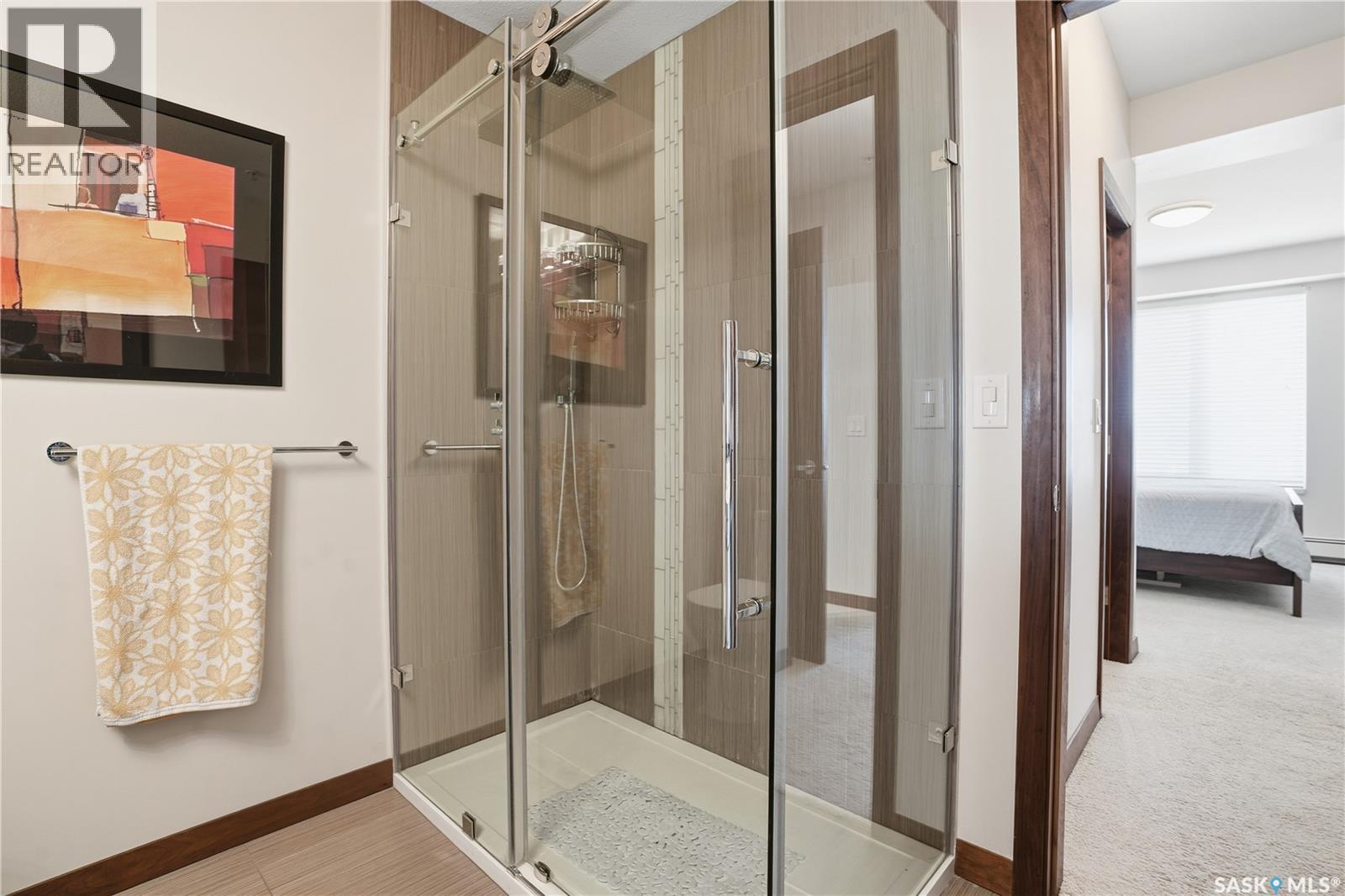 #203 2101 Heseltine ROAD - 22