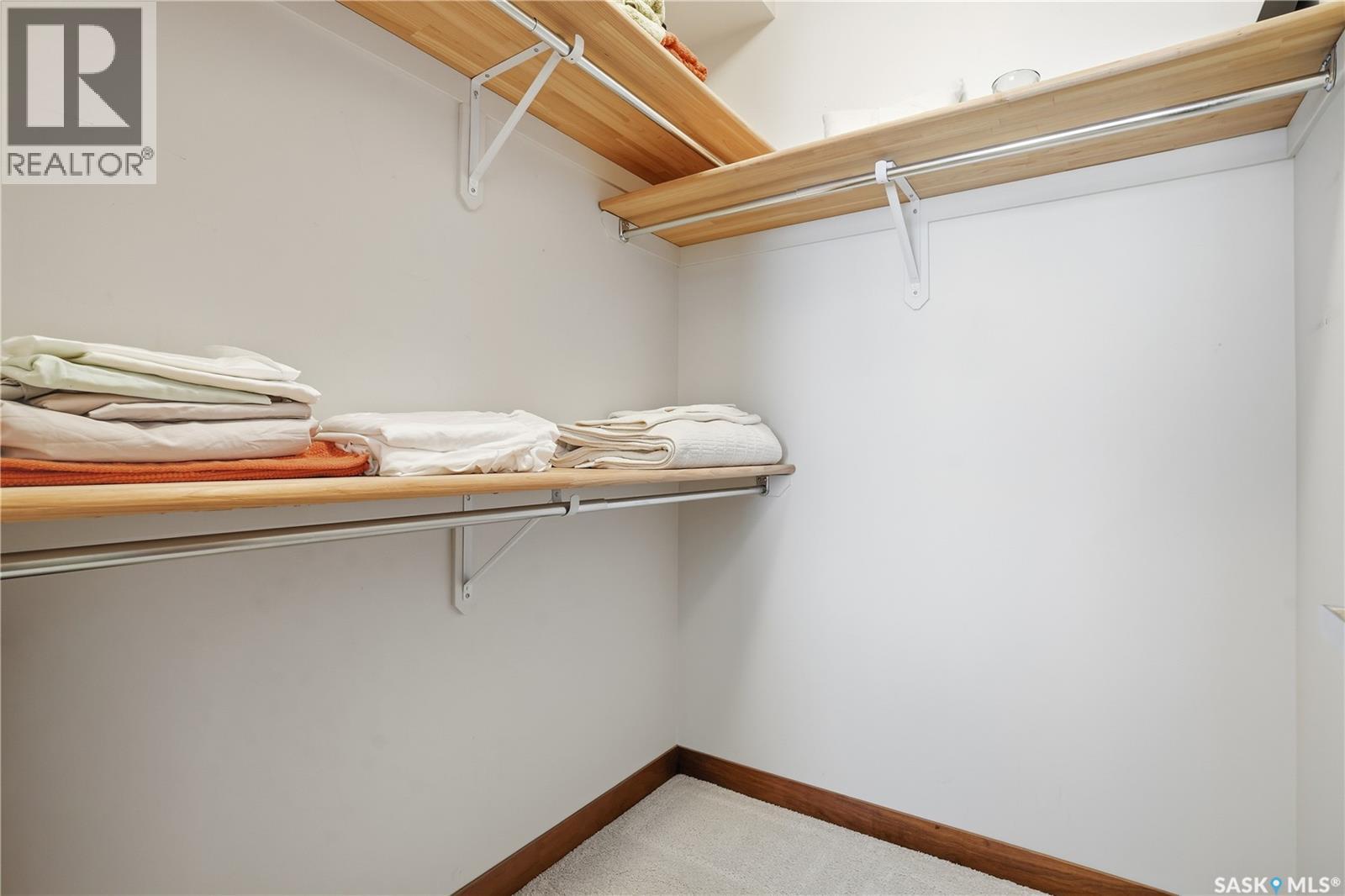 #203 2101 Heseltine ROAD - 25