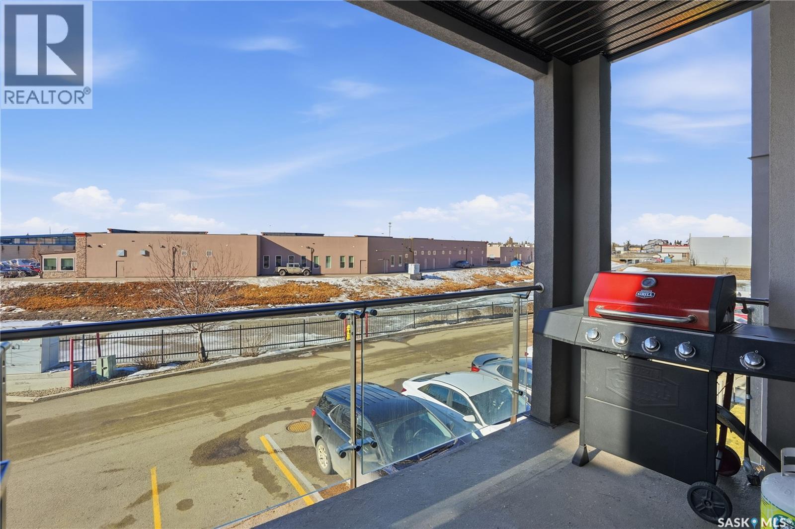 #203 2101 Heseltine ROAD - 28