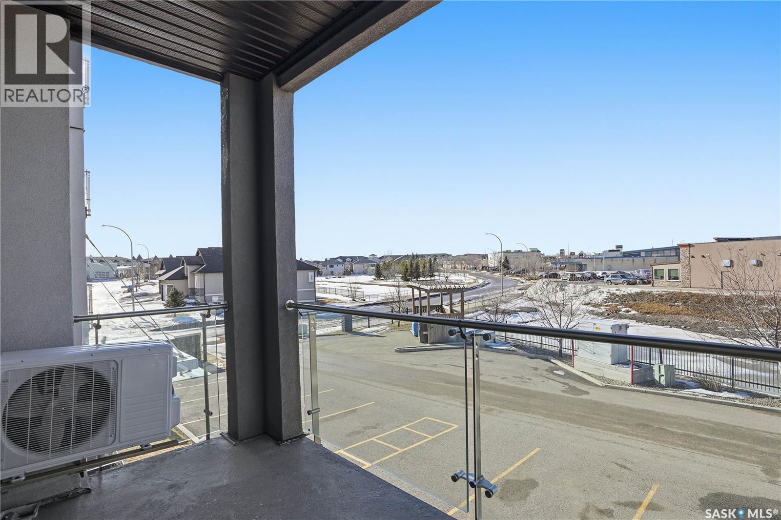 #203 2101 Heseltine ROAD - 29
