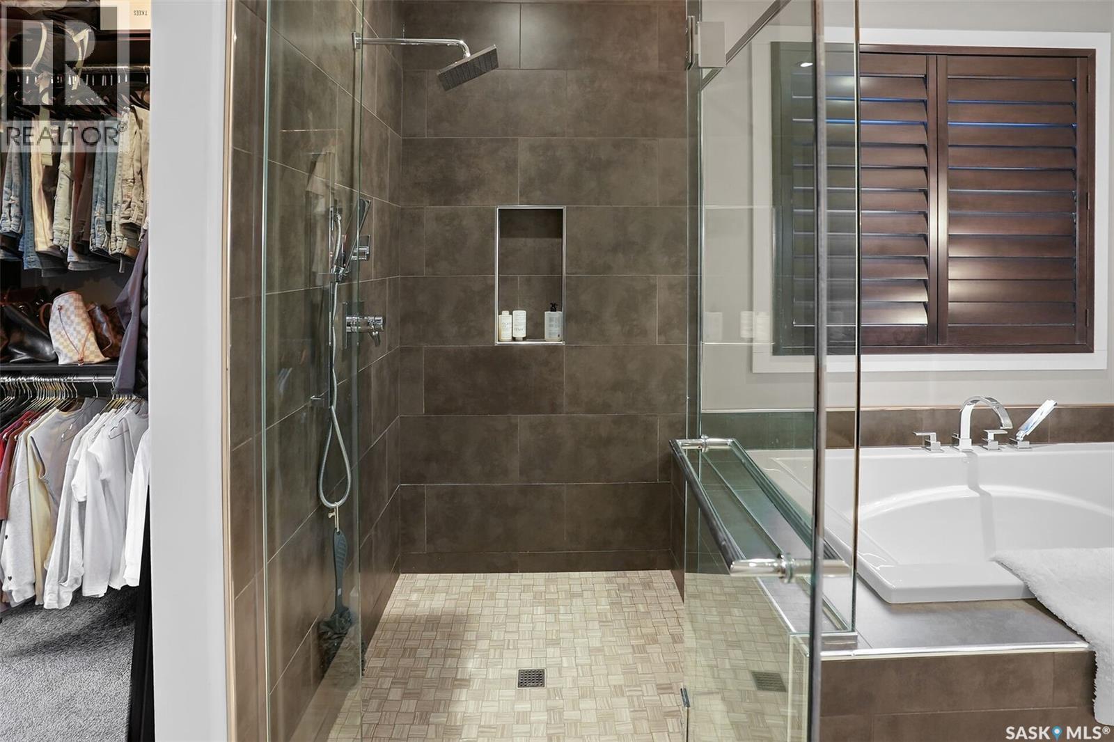 308 Brookview DRIVE — photo 36