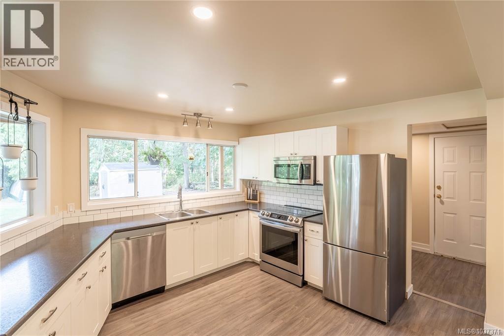 8996 Chemainus Rd - 22