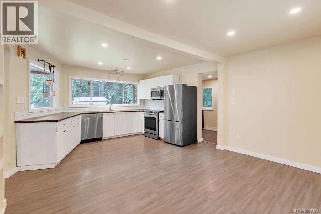 8996 Chemainus Rd - 29