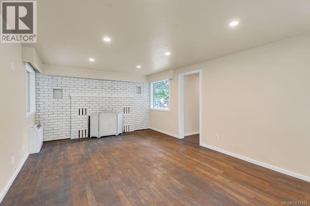 8996 Chemainus Rd - 16