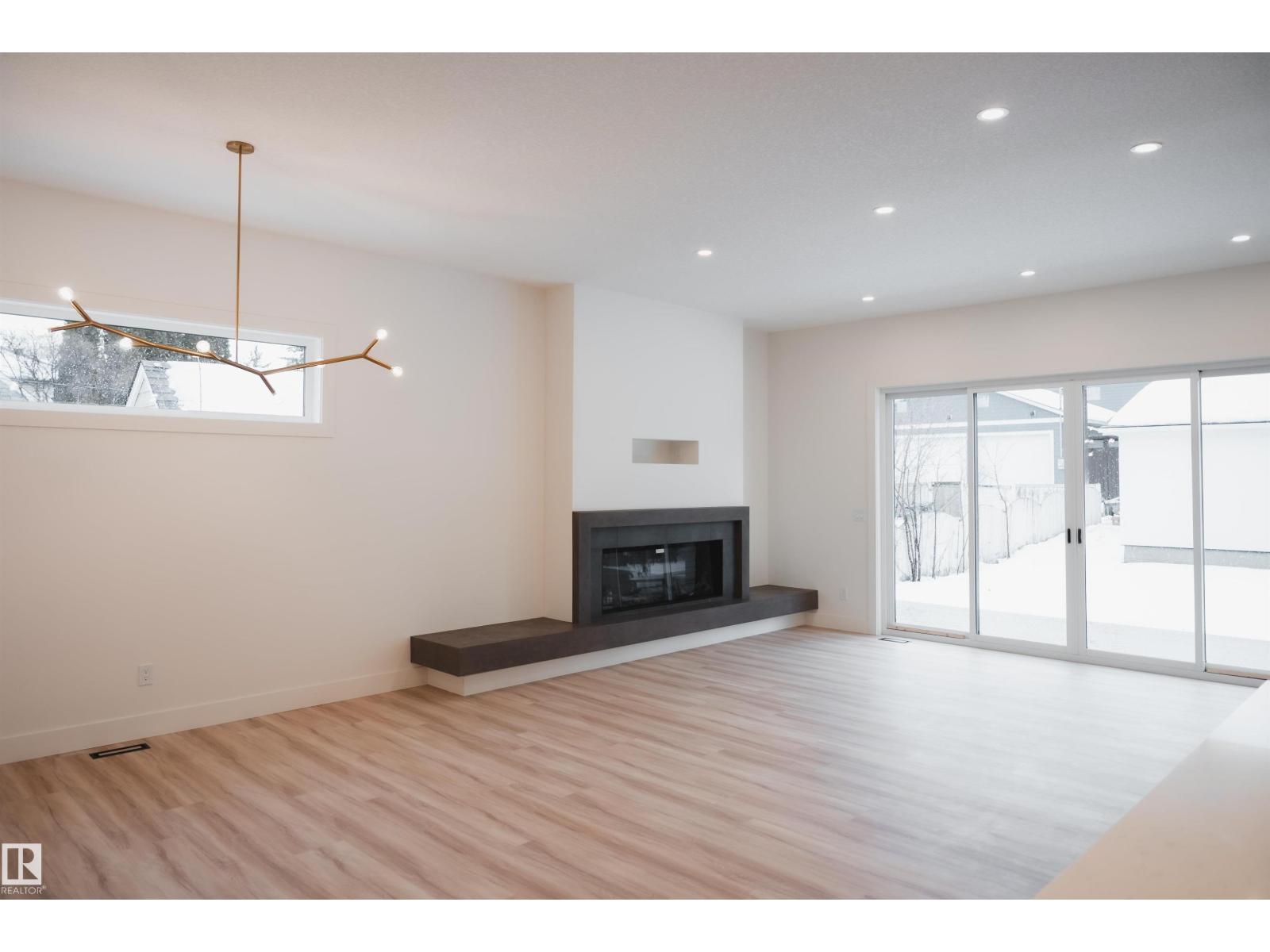 4216 121 ST NW - 6