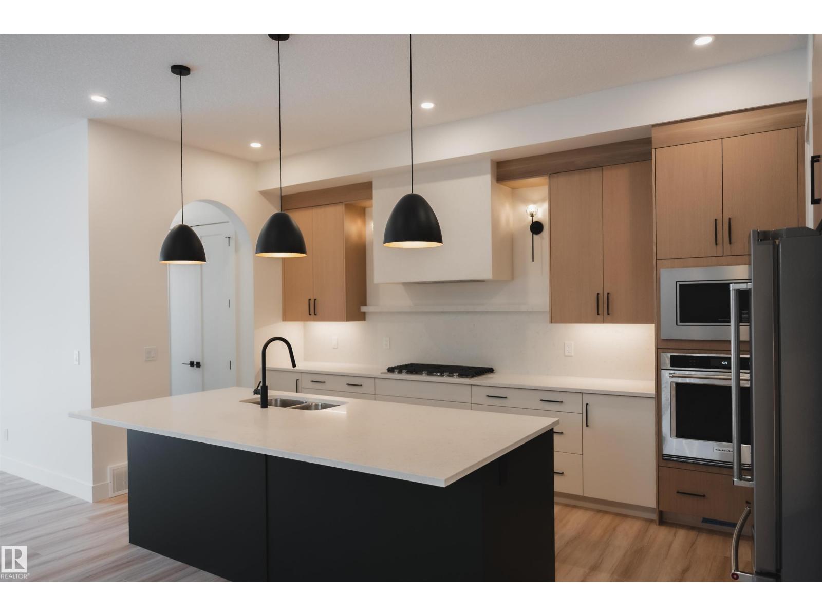 4216 121 ST NW - 4