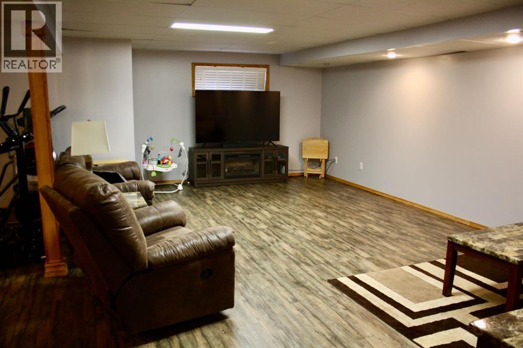 103 2nd Avenue W - 23
