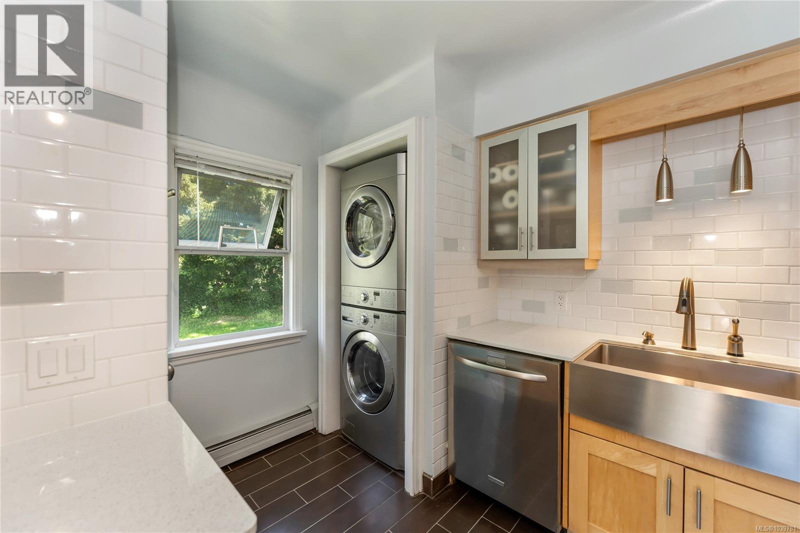 2068 Milton St, Oak Bay