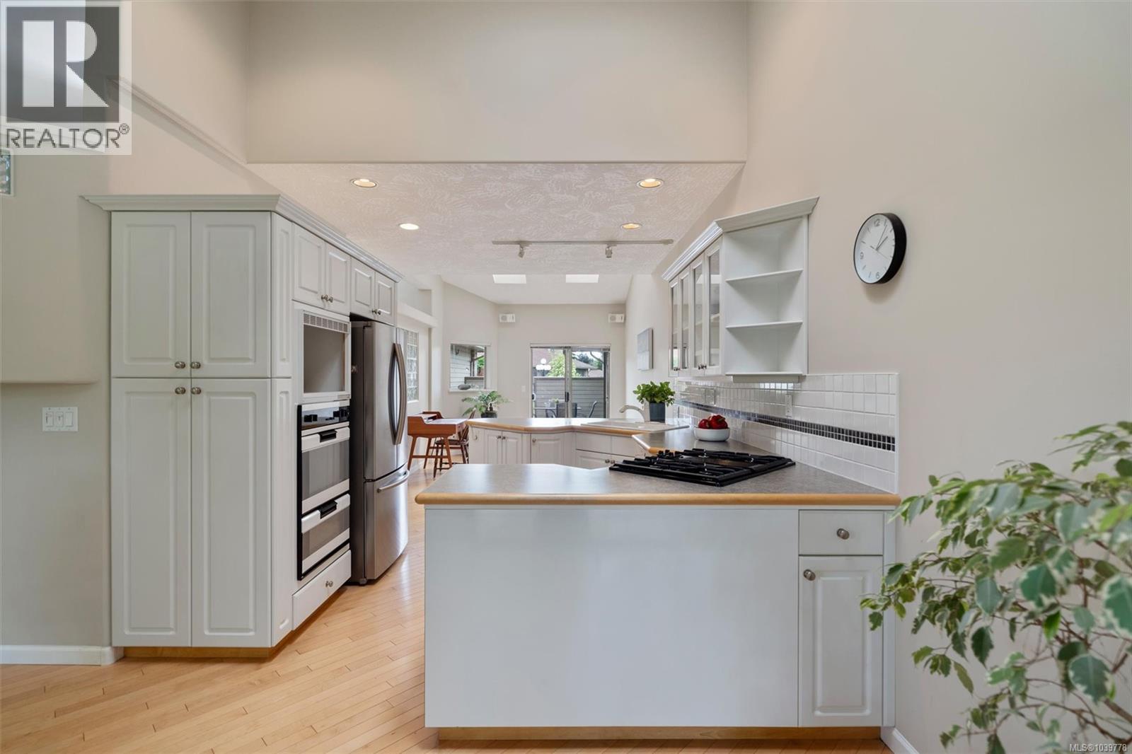 702 4515 Pipeline Rd, Saanich