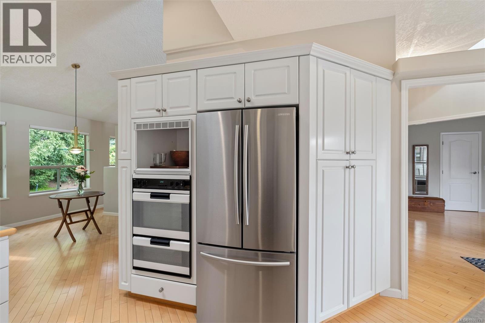 702 4515 Pipeline Rd, Saanich