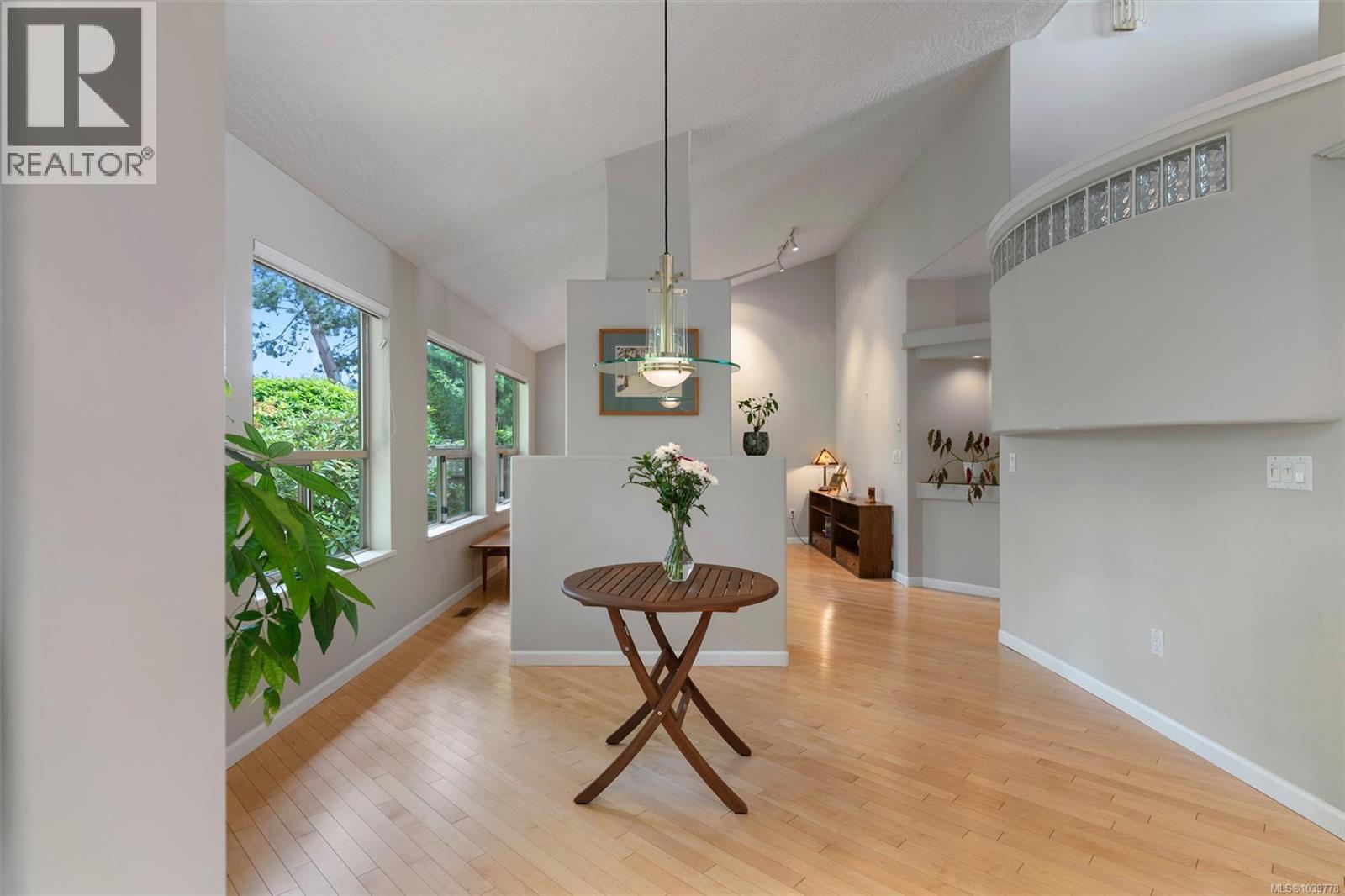 702 4515 Pipeline Rd, Saanich