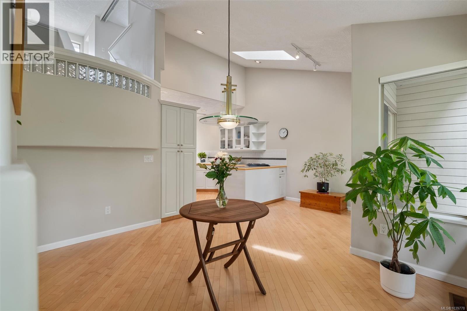 702 4515 Pipeline Rd, Saanich