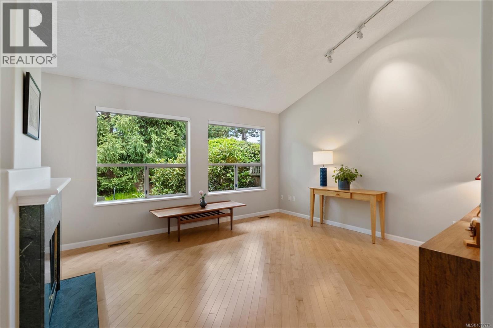 702 4515 Pipeline Rd, Saanich