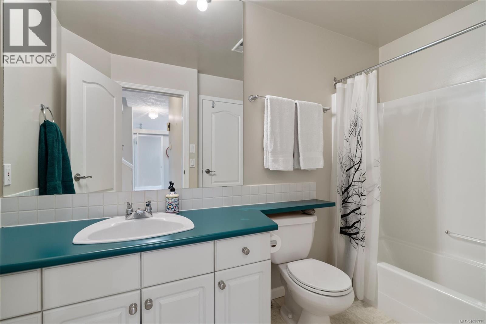 702 4515 Pipeline Rd, Saanich