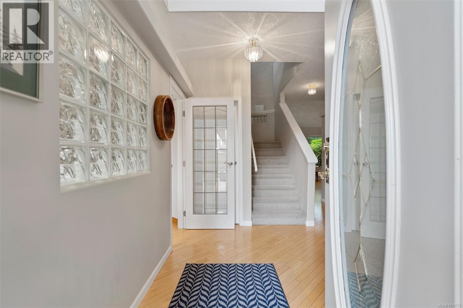 702 4515 Pipeline Rd, Saanich