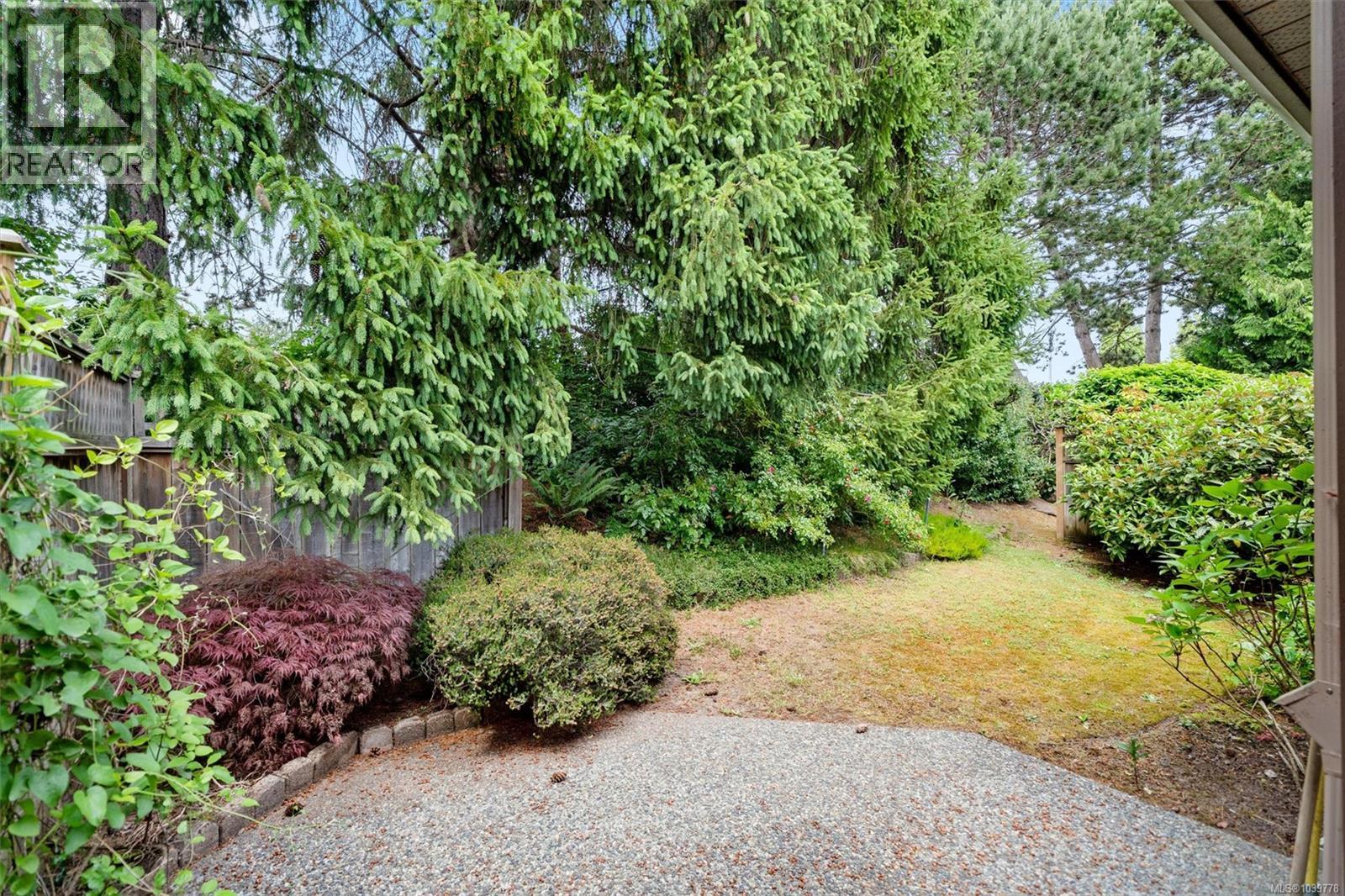 702 4515 Pipeline Rd, Saanich