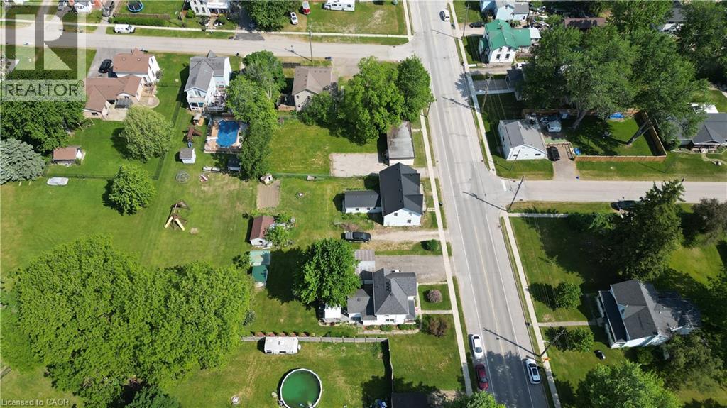 37 BAIRD Street S - 36