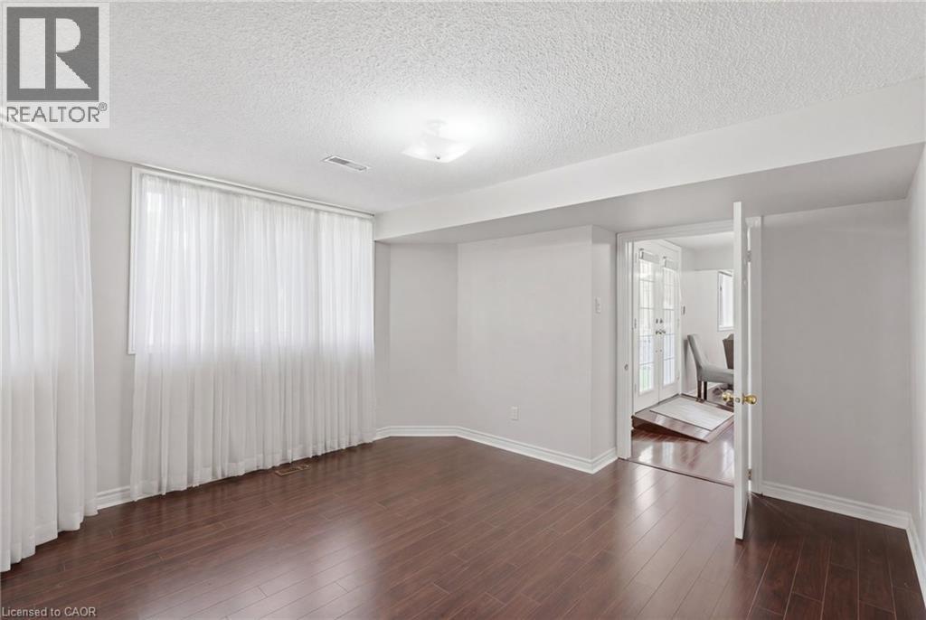 2205 SHAFTESBURY Court - 32