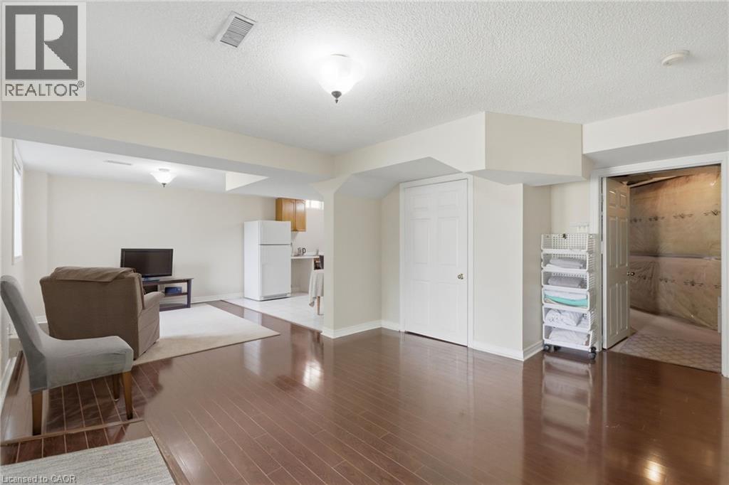 2205 SHAFTESBURY Court - 43