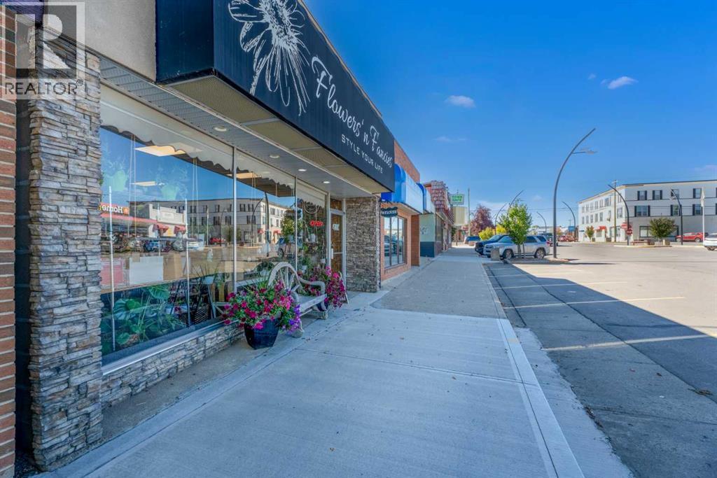 121 Centre Steet