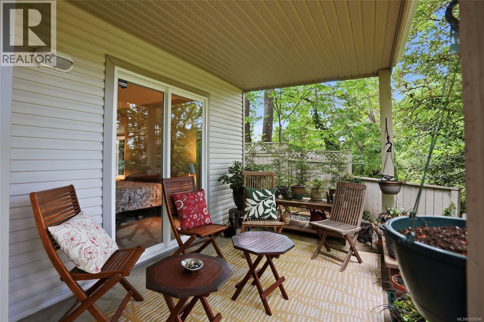 #16 571 Bradley St - 32