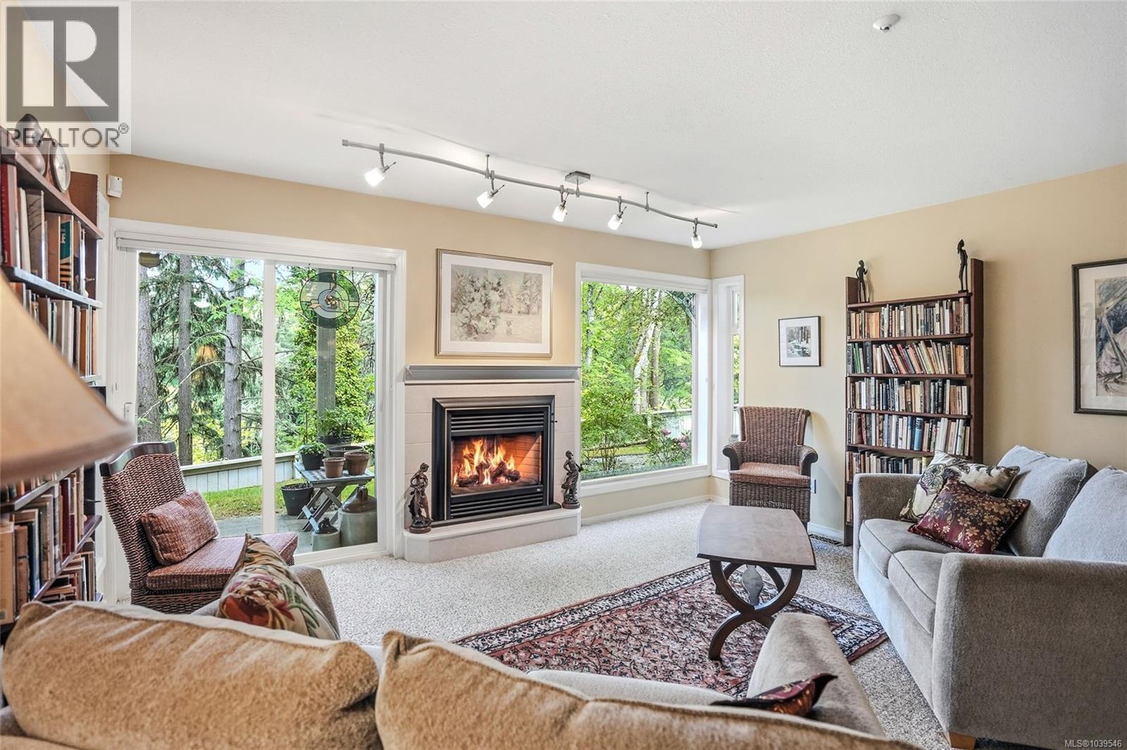 #16 571 Bradley St - 6