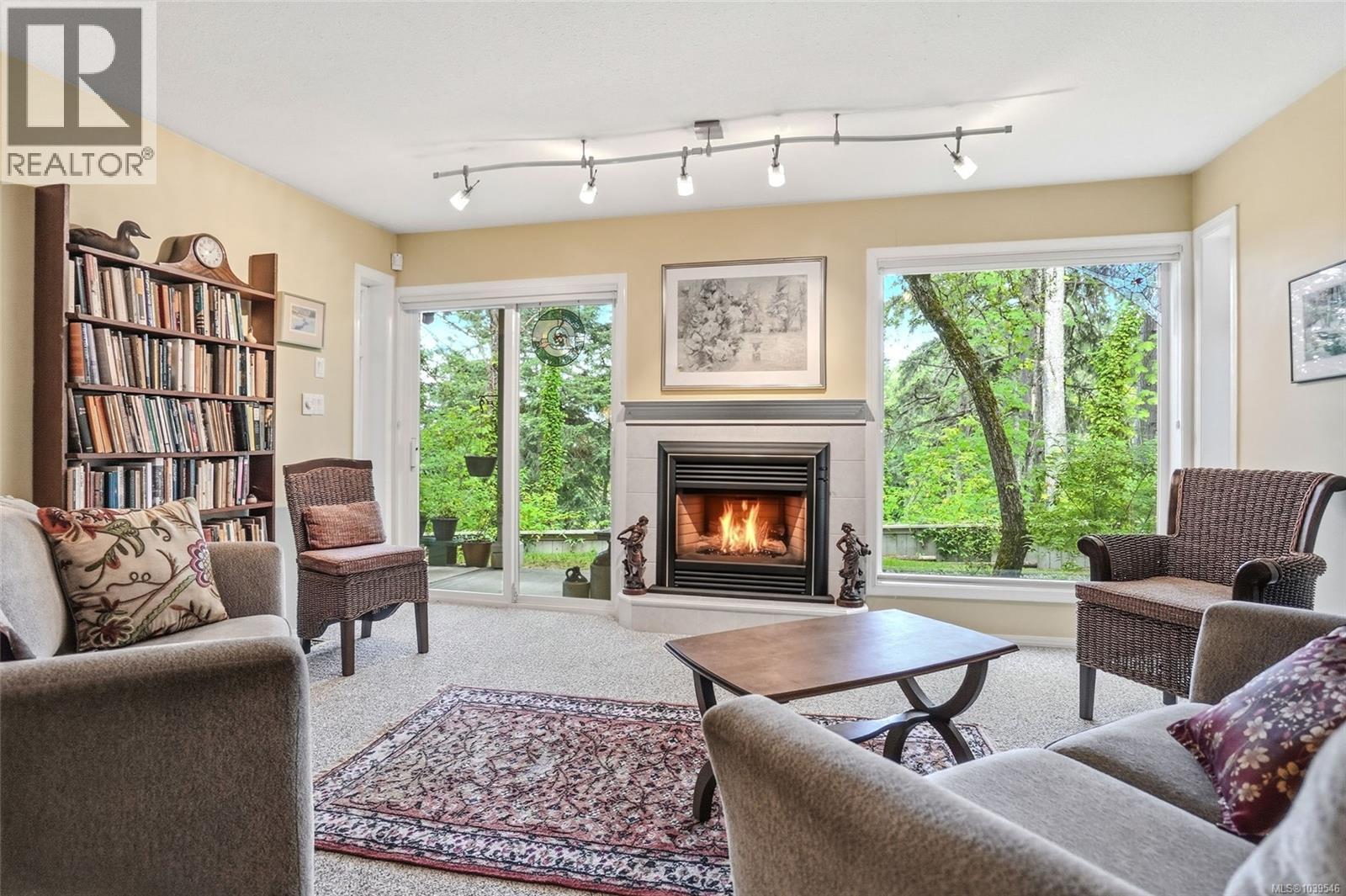 #16 571 Bradley St - 7