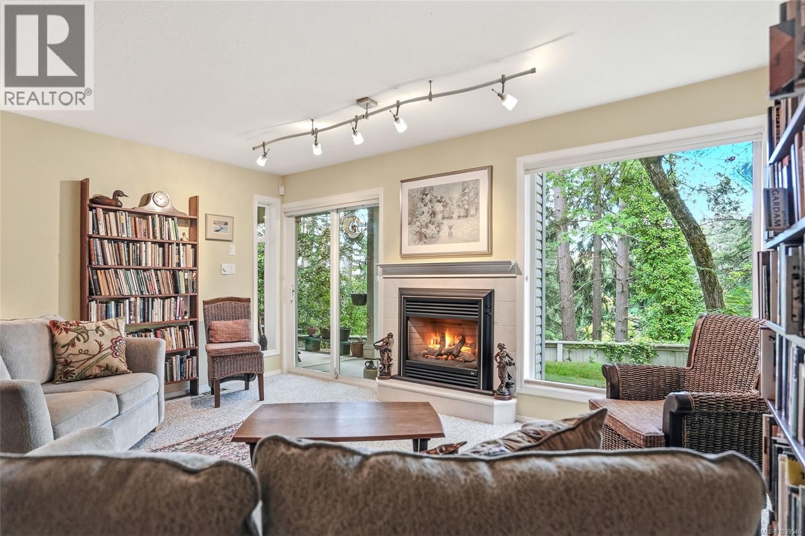 #16 571 Bradley St - 9