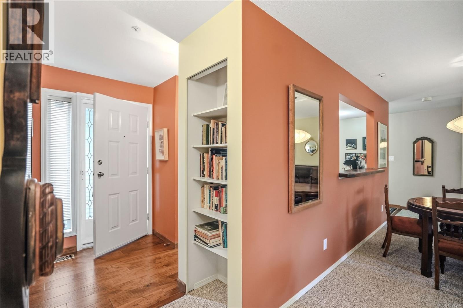 #16 571 Bradley St - 14