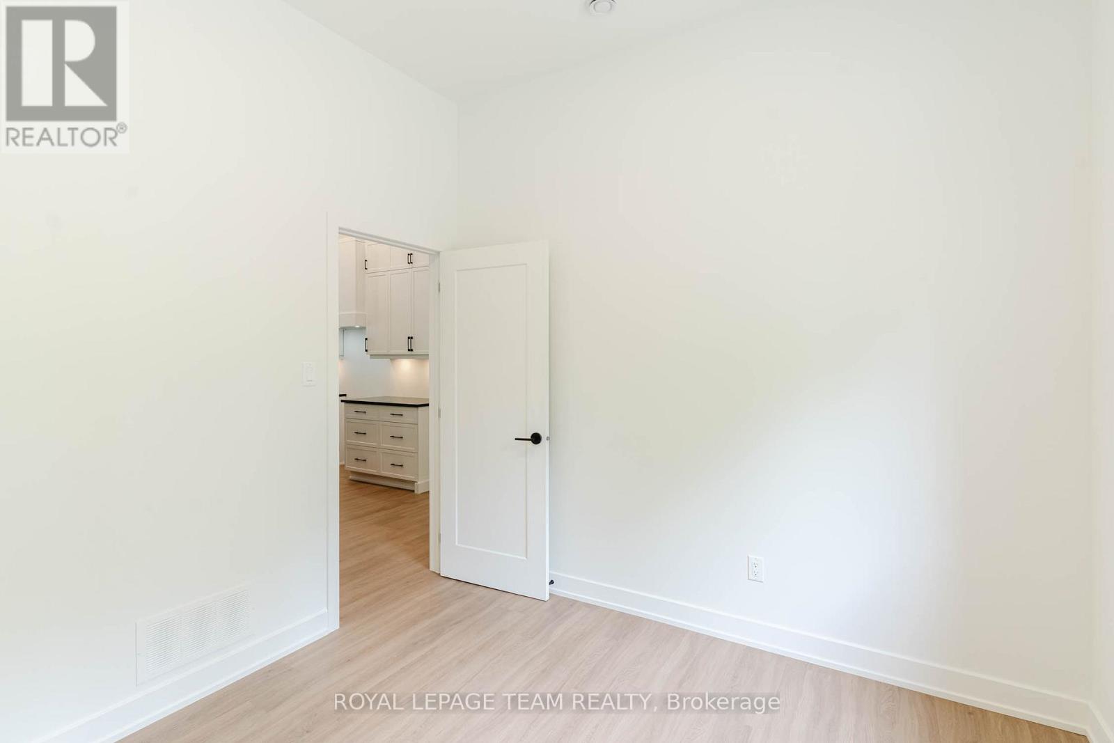 104 FIRE HALL CRESCENT - 22