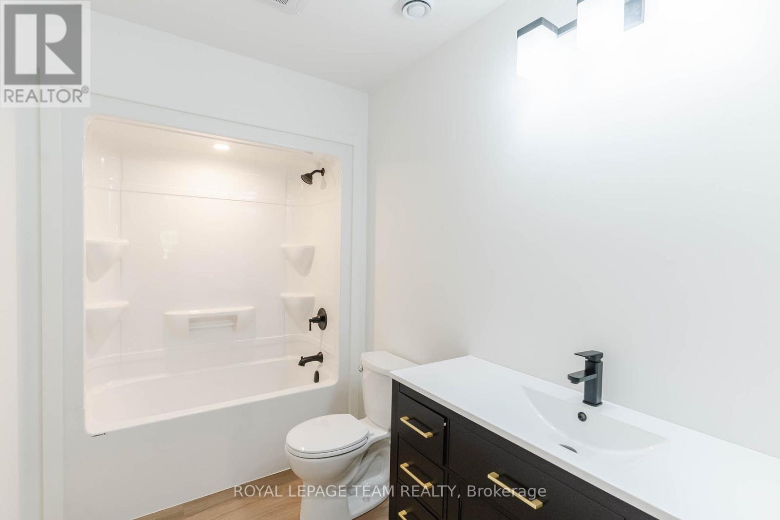 104 FIRE HALL CRESCENT - 23