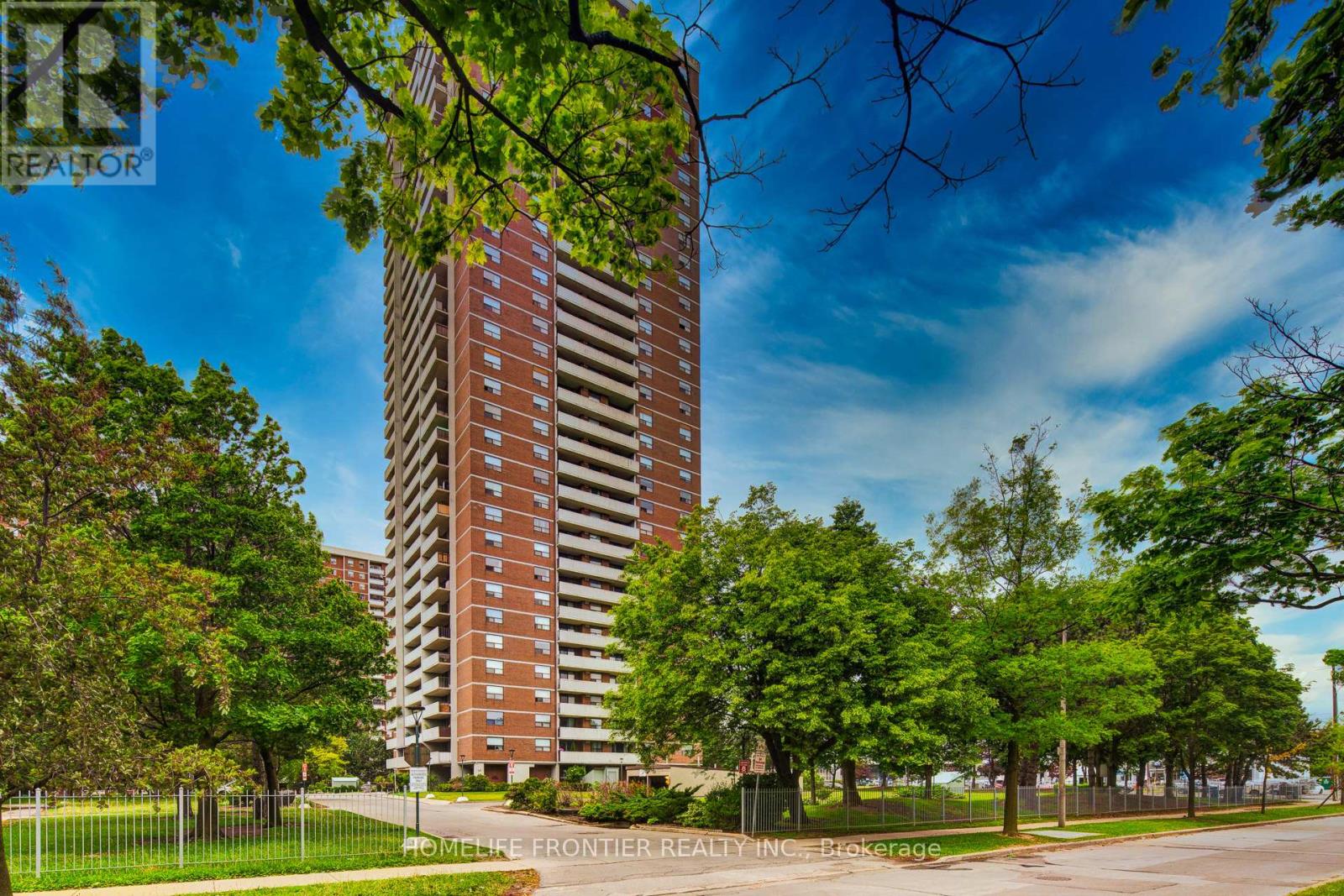 #608 10 TANGREEN COURT - 1